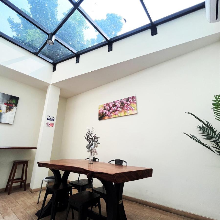 The Home Srengseng Jacarta Exterior foto