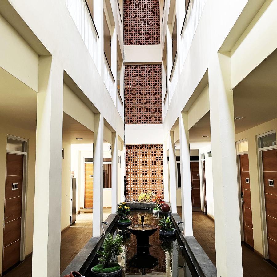 The Home Srengseng Jacarta Exterior foto